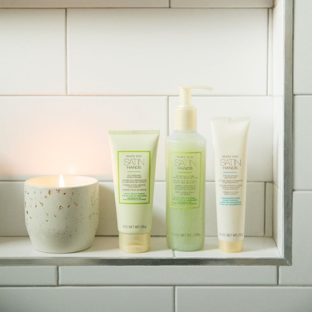 Mary Kay Satin Hands Set